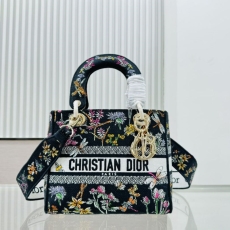 Dior Shopping Bags